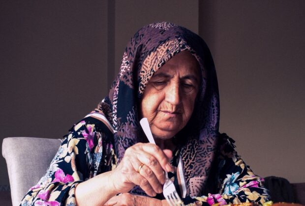Yutma Güçlüğü Olan Yaşlılarda Yemek Saatleri